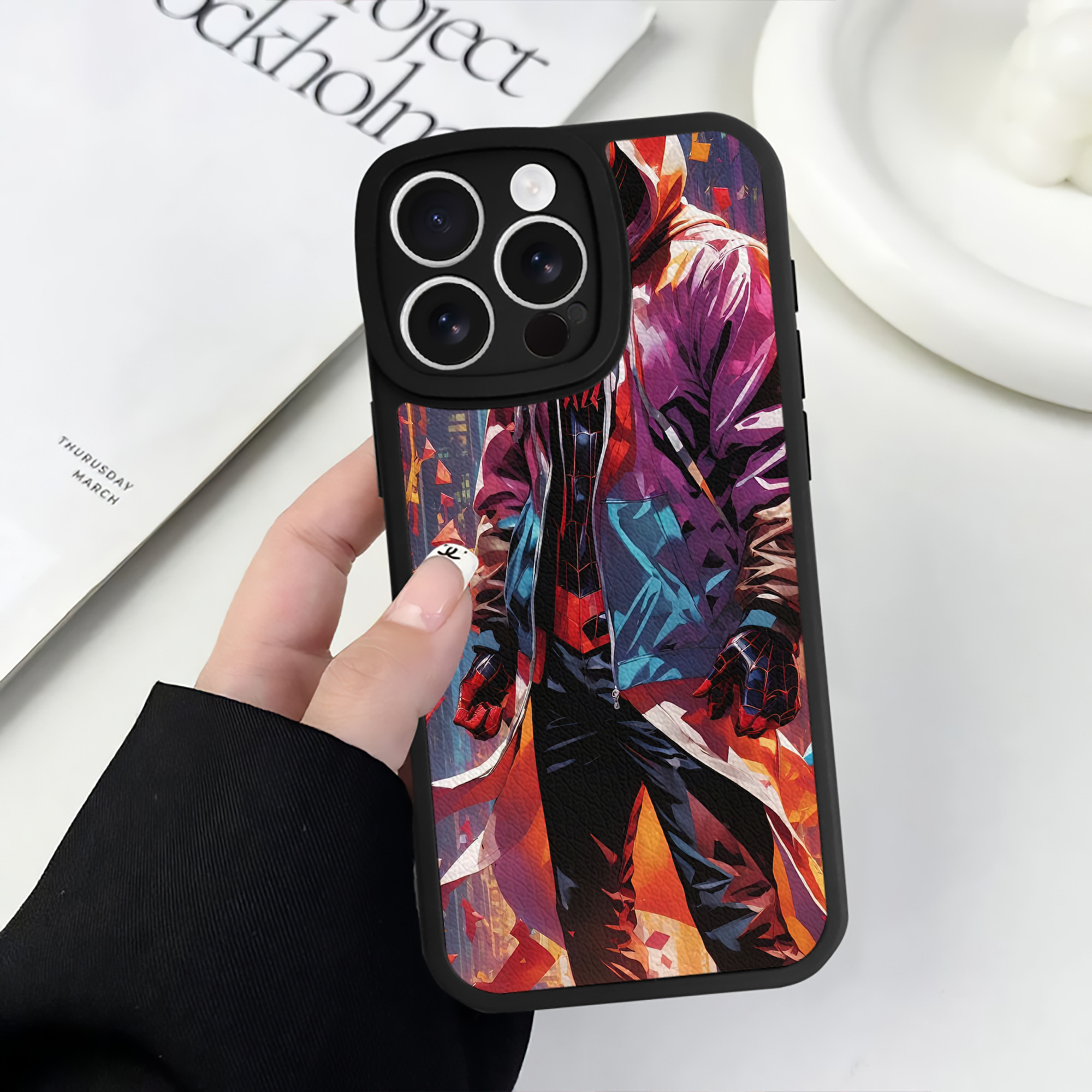 （画像用） Spider Man スパイダーマン 【iPhone 16シリーズ対応】シリコンスマホケース（レザー調） 材質：シリコン